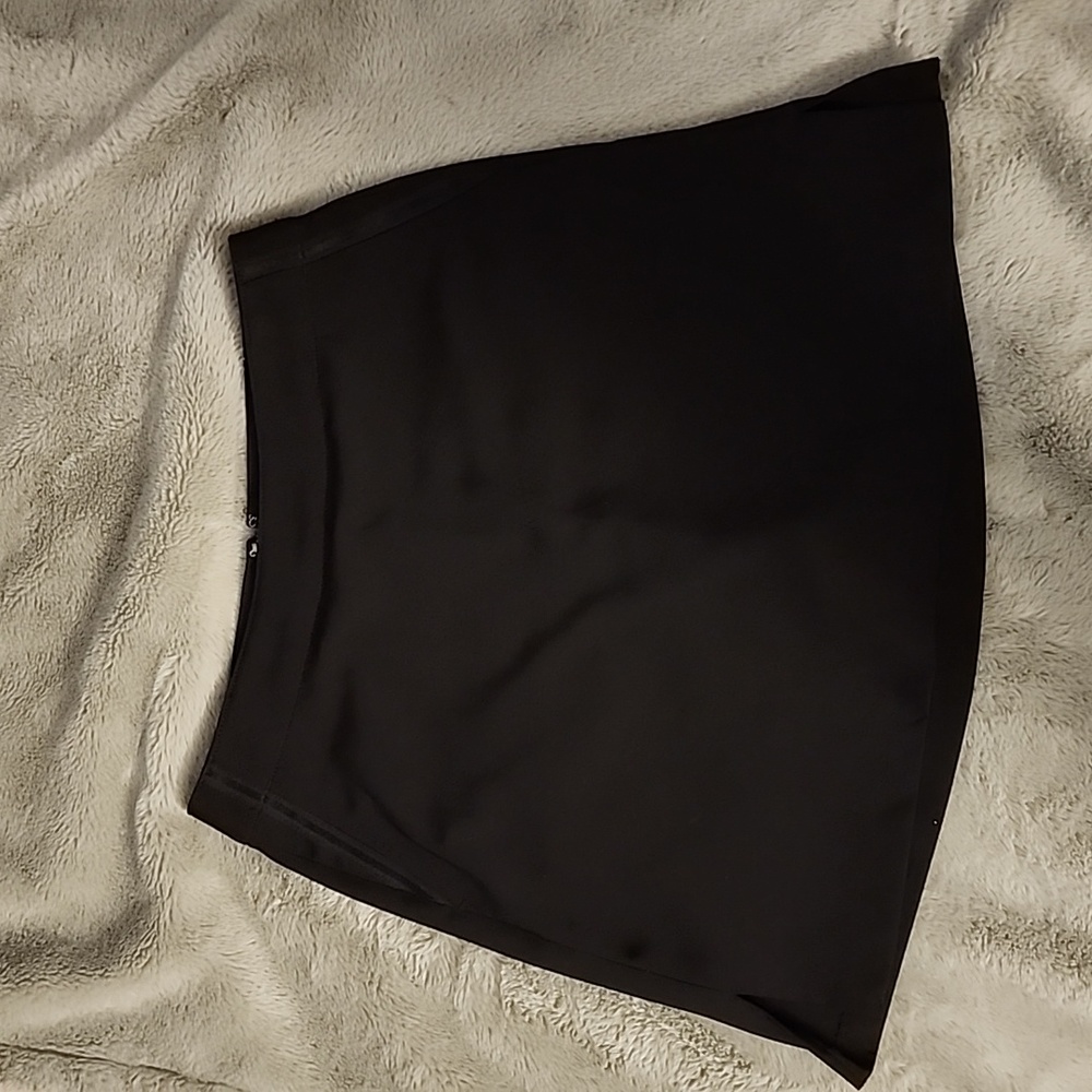 Black skort size 0 Lady Hagen